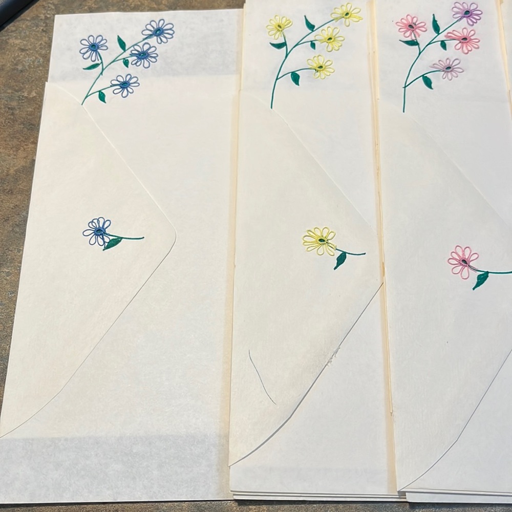 9 Pieces of Tatted Stationery w/Envelopes